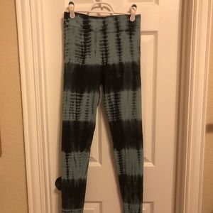 Blue tie-dye leggings